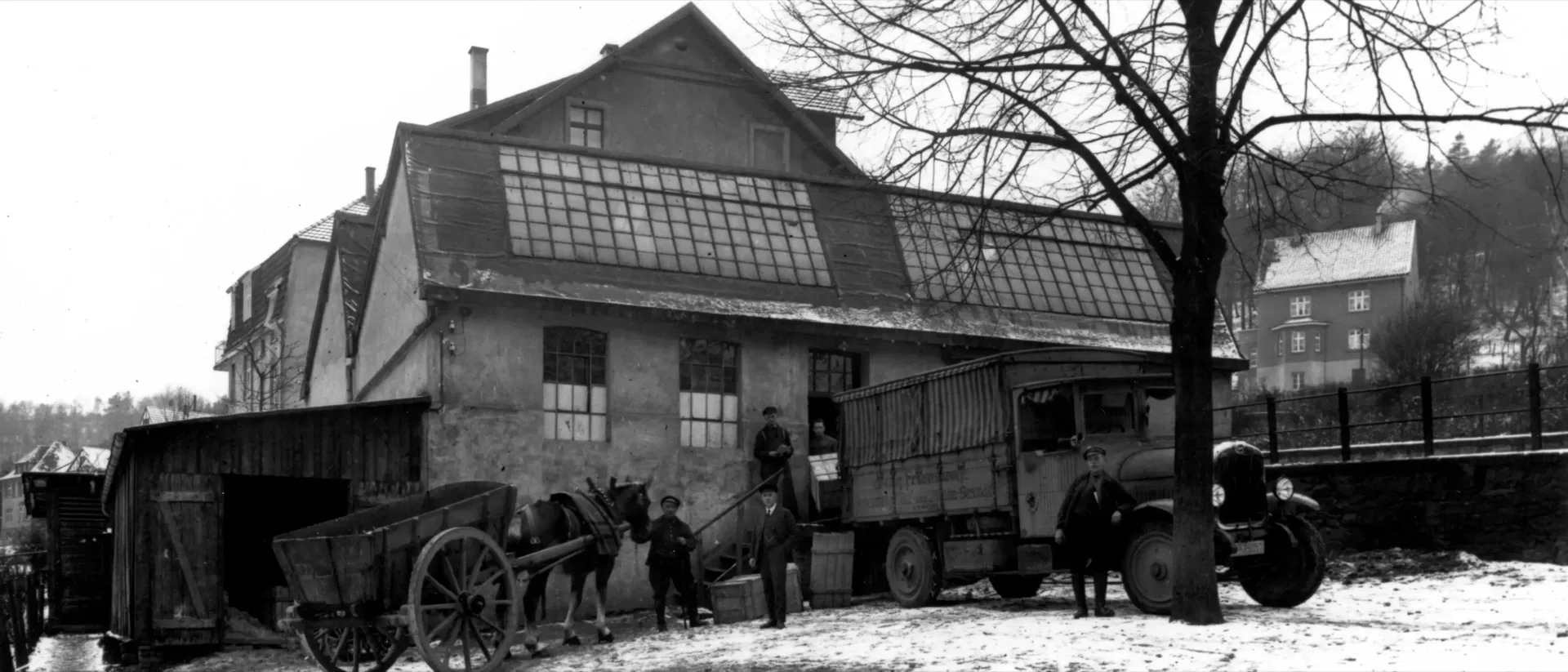 Временный цех в теплице, 1919