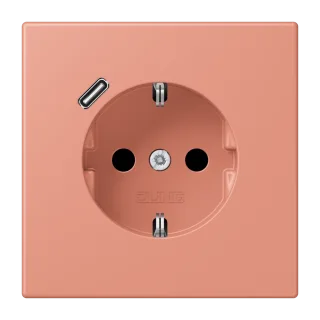 SCHUKO-розетка · защита от детей · пружинные зажимы · USB-зарядка